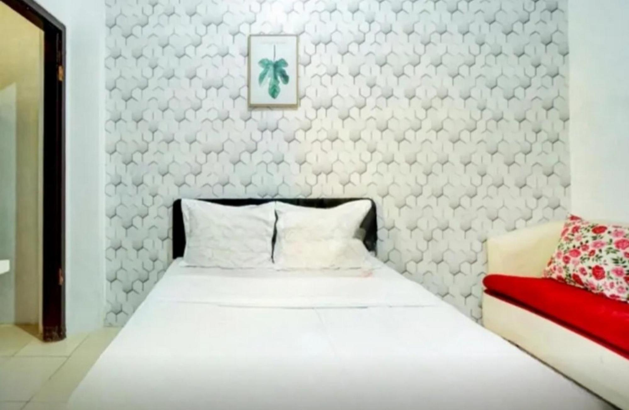 Hotel Reddoorz Near Plaza Araya Malang Blimbing  Exteriér fotografie